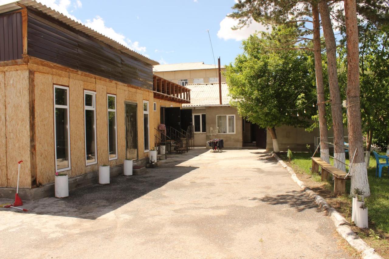Guest House Jamal Naryn المظهر الخارجي الصورة